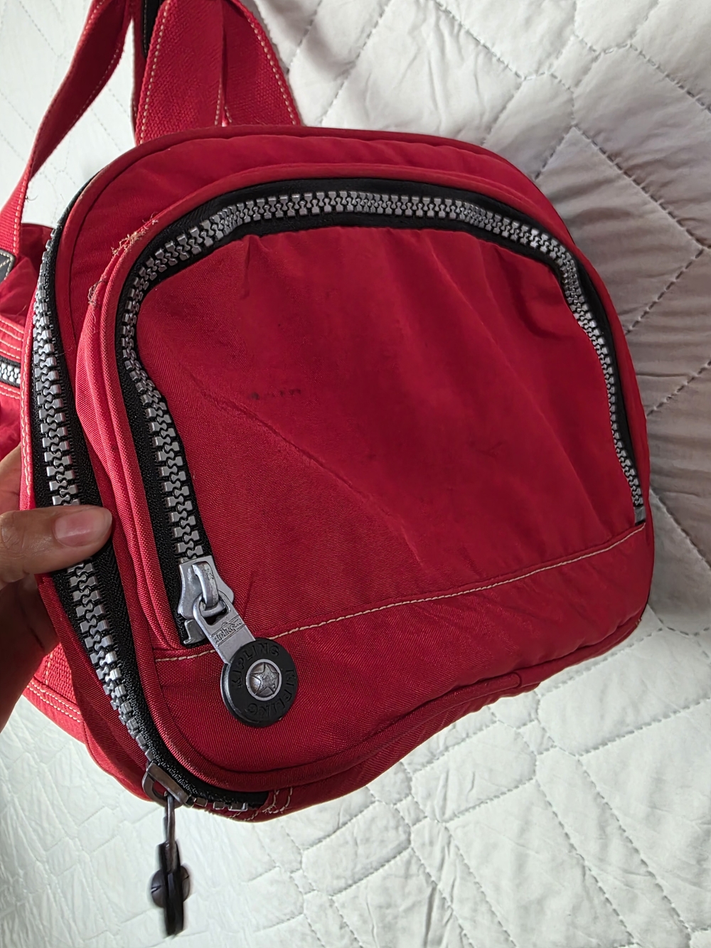 KIPLING VINTAGE LARGE RED CARRY ON DUFFLE & CROSSBODY BAG - Picture 12 of 14